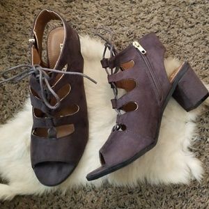 NWOT Block heel sandals